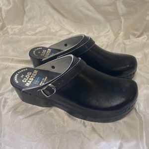 Sven black sling strap clogs size 41